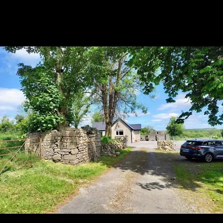 Lough Lea House بيت للعطل